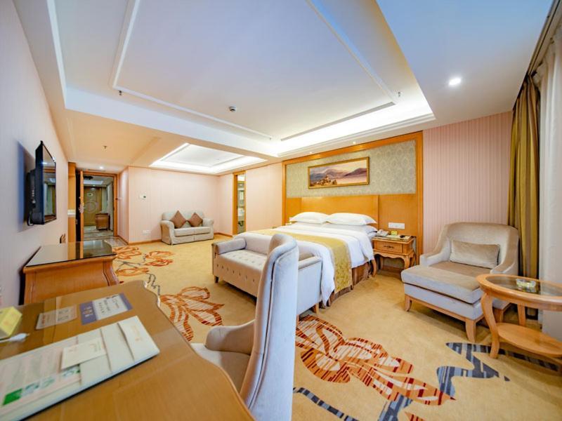 Vienna Hotel Guangzhou Baiyun Dongping Middle Road エクステリア 写真