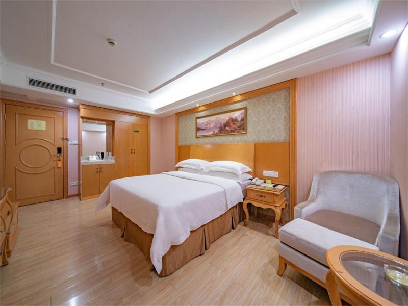 Vienna Hotel Guangzhou Baiyun Dongping Middle Road エクステリア 写真