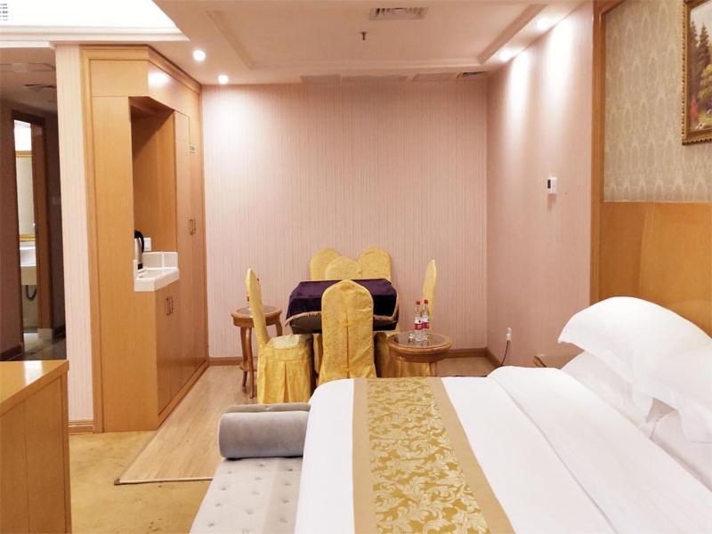 Vienna Hotel Guangzhou Baiyun Dongping Middle Road エクステリア 写真