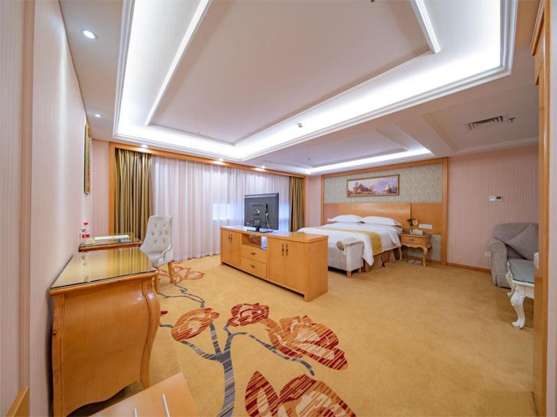 Vienna Hotel Guangzhou Baiyun Dongping Middle Road エクステリア 写真