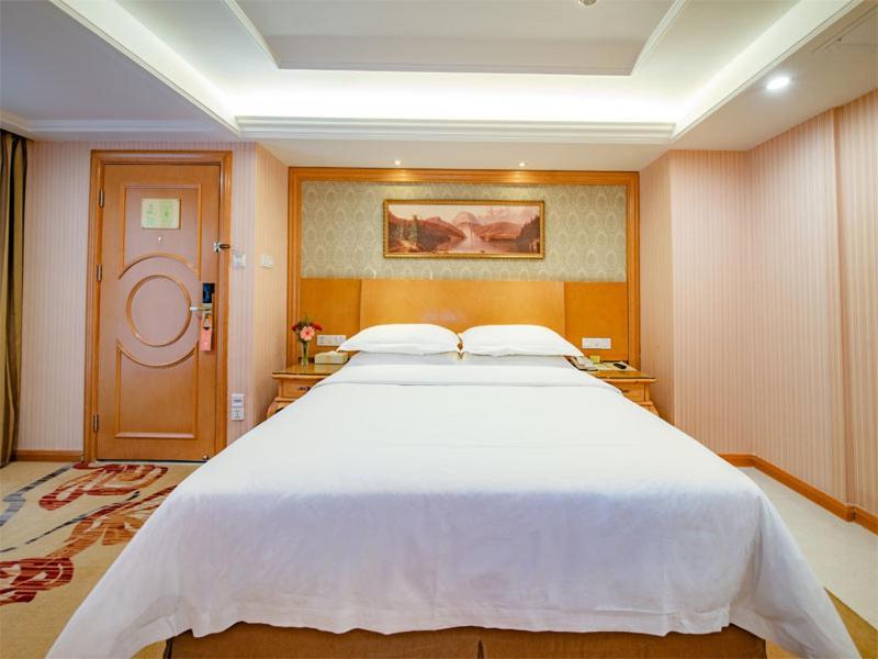 Vienna Hotel Guangzhou Baiyun Dongping Middle Road エクステリア 写真